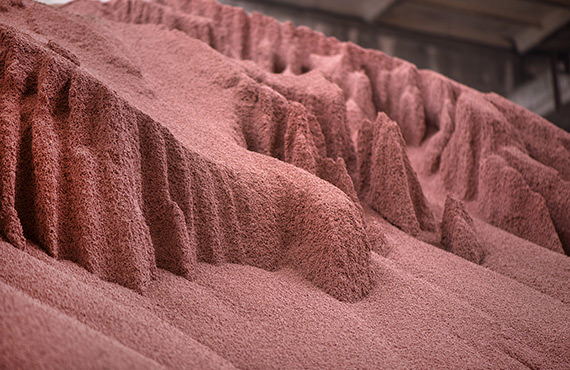 The urea production process involves many challenges. The urea production process involves many challenges.