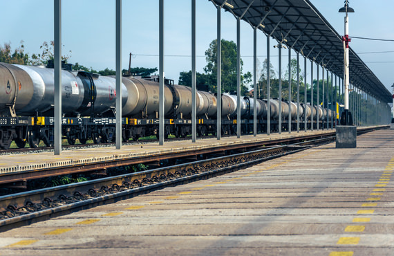 According to the National Energy Board, Canada exported an average of 46,000 bpd of crude oil by rail to the United States in 2012. 
