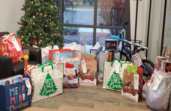 Monessen team 2020 holiday donation drive for the Salvation Army